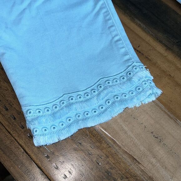 Chicos size 4 so slimming girlfriend slim leg crop pants - Picture 9 of 12